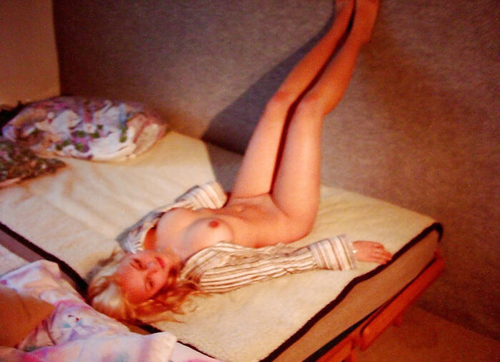 Blonde beauty alien nude image 40th image