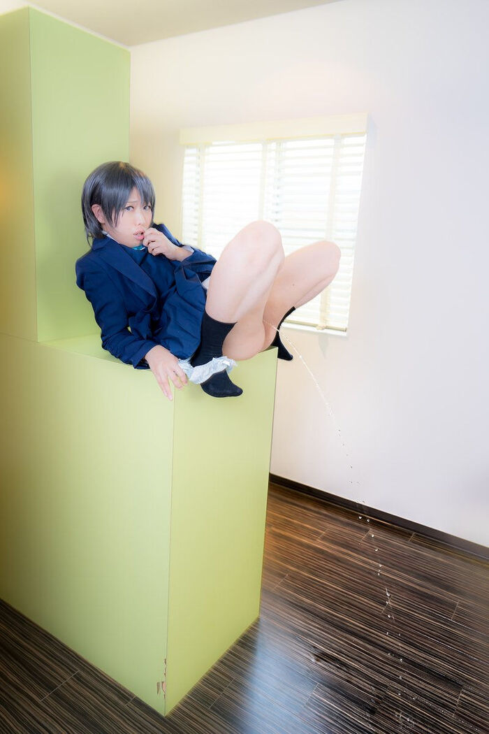 layer erotic image of peeing in cosplay 17th image