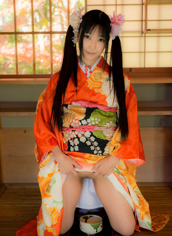 layer erotic image of peeing in cosplay 26th image