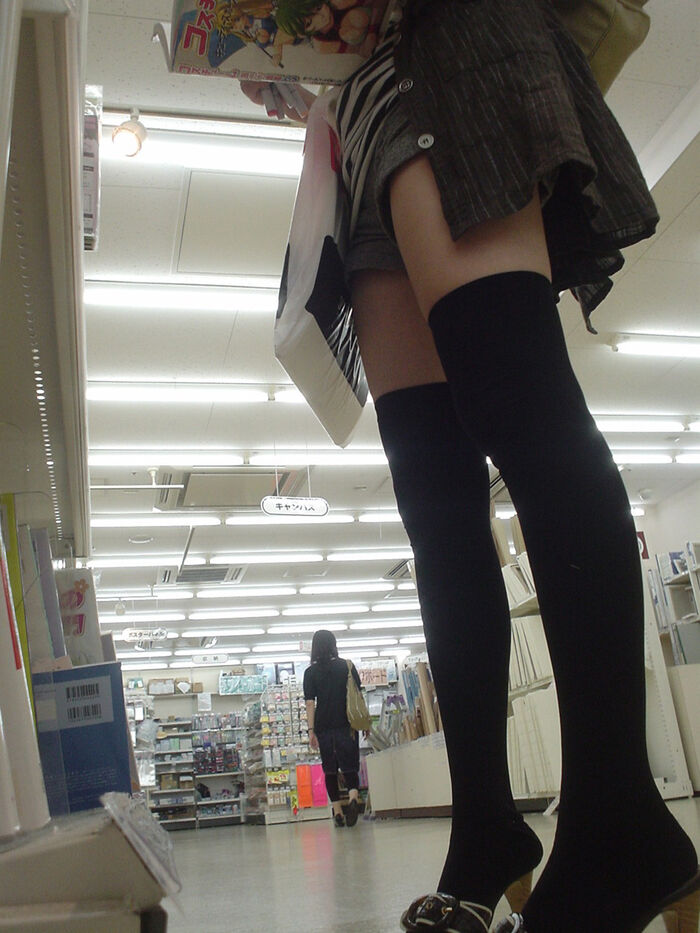 City shooting! JD's thigh image that makes you want to touch it 30th image
