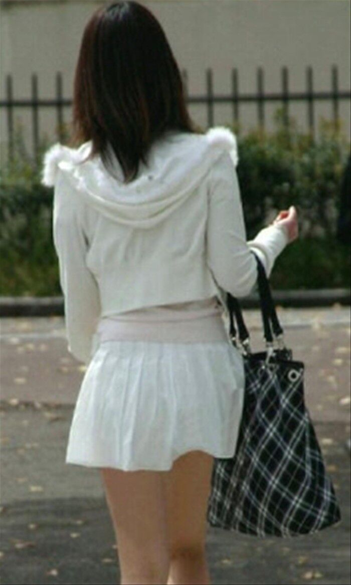 City shooting! JD's thigh image that makes you want to touch it 5th image