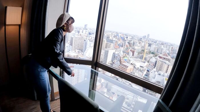 【AV Images】Momo Minami I-cup big breasts hairdresser who sneaks into the hotel after an amusement park date 45 photos 9th image