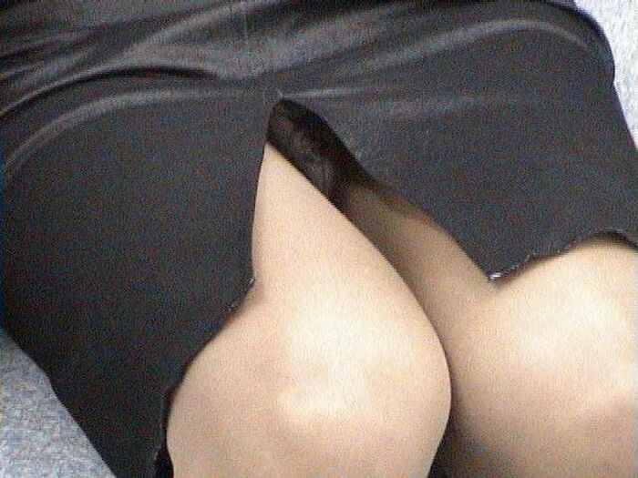 Panchira from amateur slit skirt is too erotic 22th image