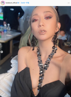Kumi Koda (40), fans are shocked by the live tour 2023 off-shot photo that exposes the lower breasts of WW that puts too erotic images on Instagram!