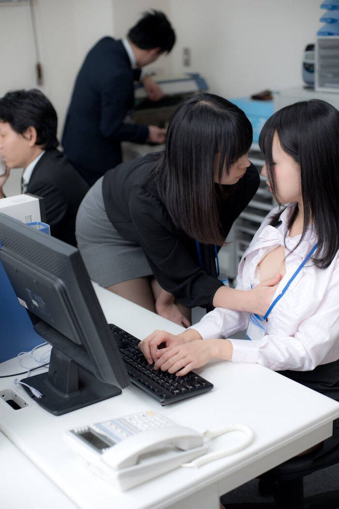 Erotic image of a office lady 19th image