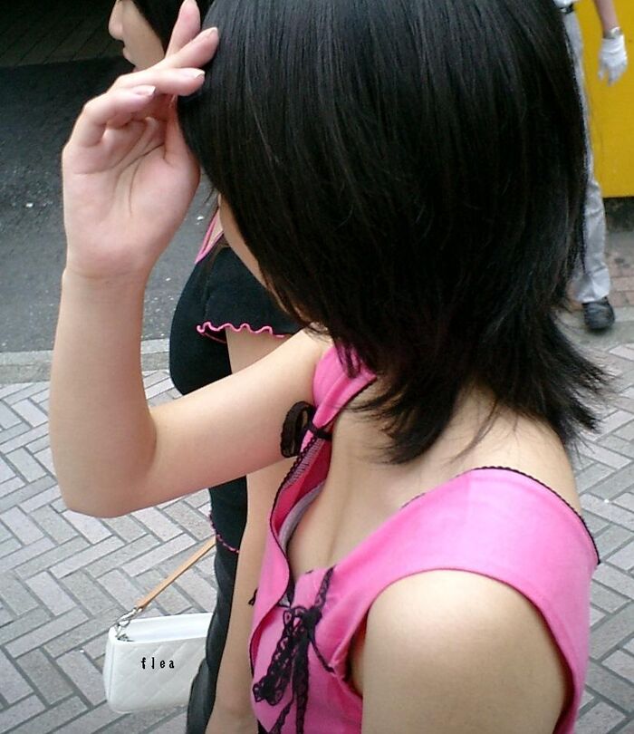 [Chest chiller] Amateur pulling cleavage voyeur that the crotch is likely to get heat stroke 10th image