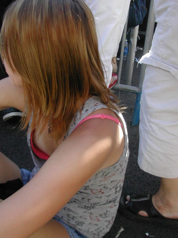 [Chest chiller] Amateur pulling cleavage voyeur that the crotch is likely to get heat stroke 11th image