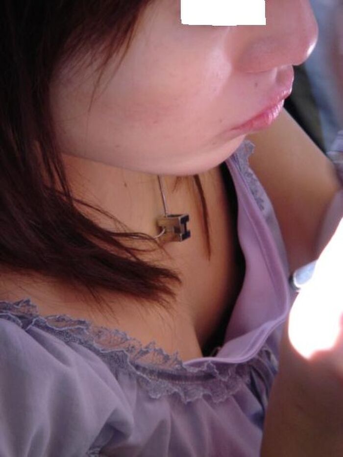 [Chest chiller] Amateur pulling cleavage voyeur that the crotch is likely to get heat stroke 39th image