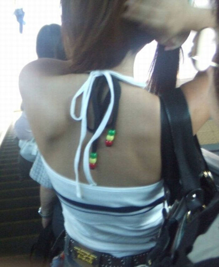 Erotic images of sexy gals with shoulders out 18th image