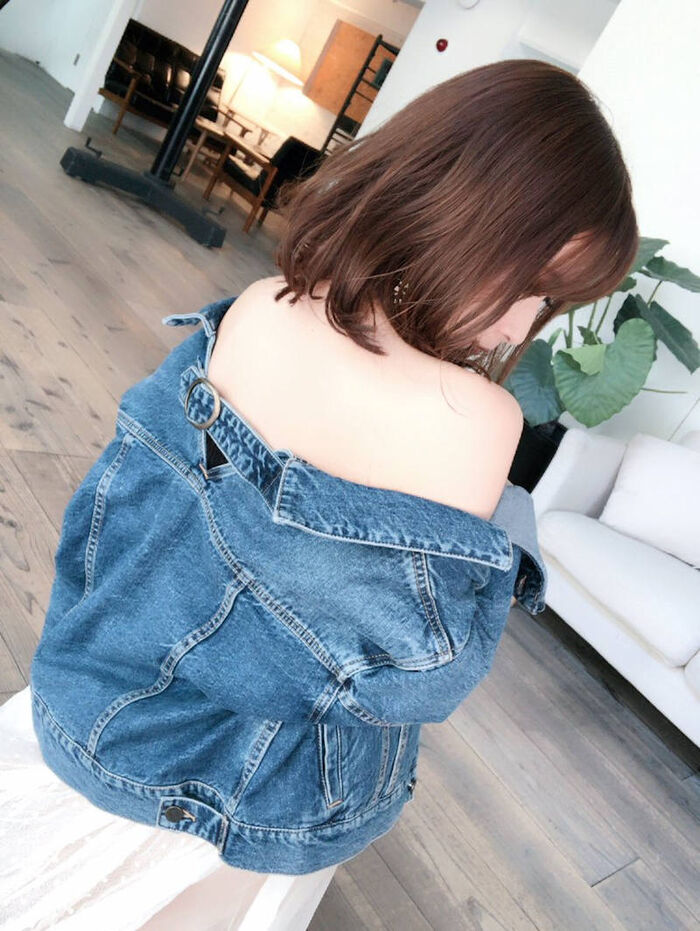 Erotic images of sexy gals with shoulders out 40th image