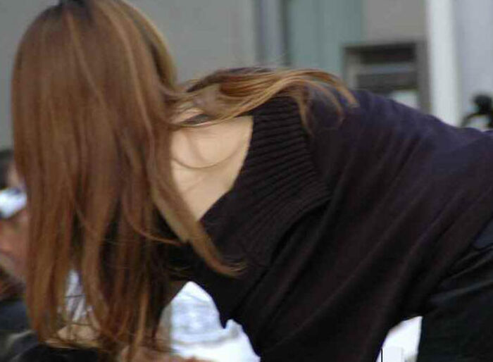 Erotic images of sexy gals with shoulders out 6th image
