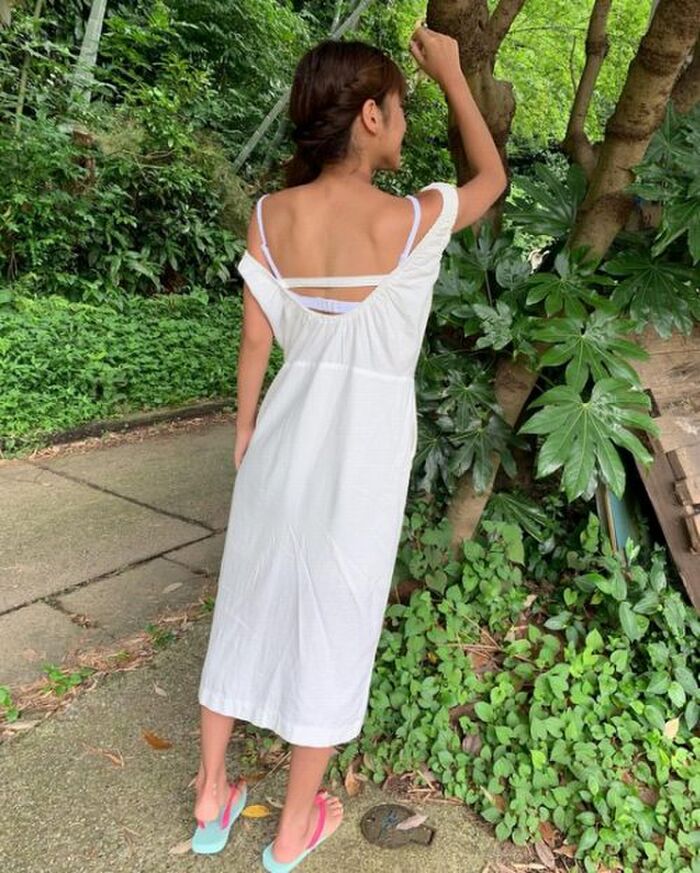 Erotic images of sexy gals with shoulders out 61th image