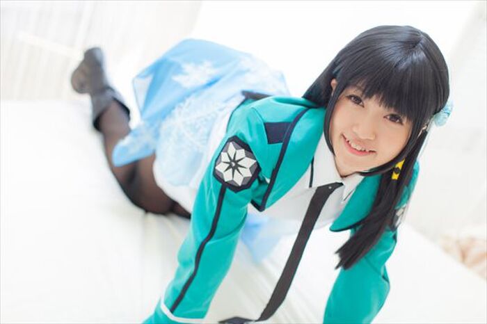 朝倉ことみ『魔法科高校の劣等生』司波深雪コスの黒スト引き破ってパンツ見たい 7th image