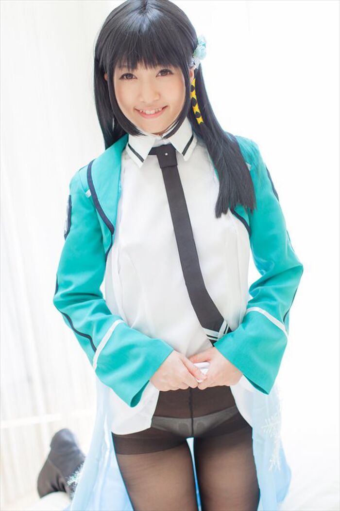 朝倉ことみ『魔法科高校の劣等生』司波深雪コスの黒スト引き破ってパンツ見たい 9th image