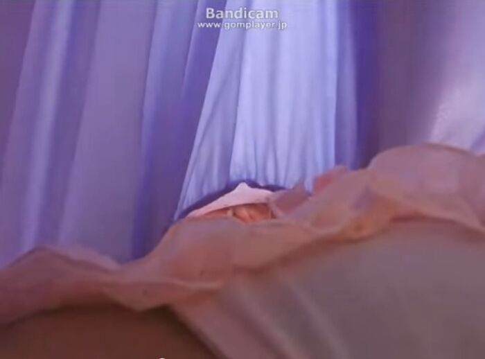 Geki Kawa Creator's sexy Y-shaped open legs panchira video 5th image