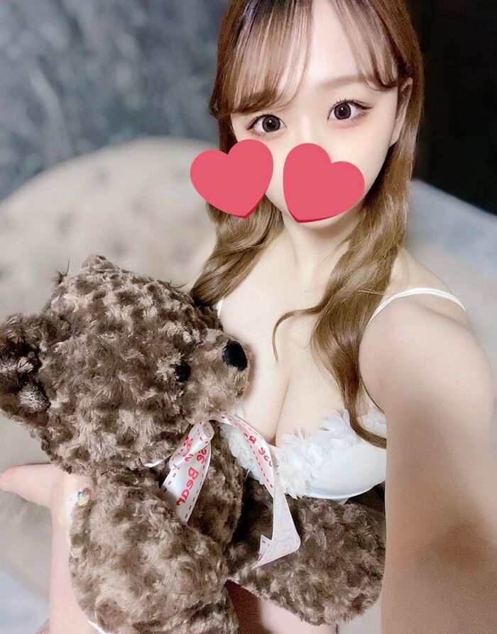 Erotic image of a pure girl holding a stuffed animal 17th image