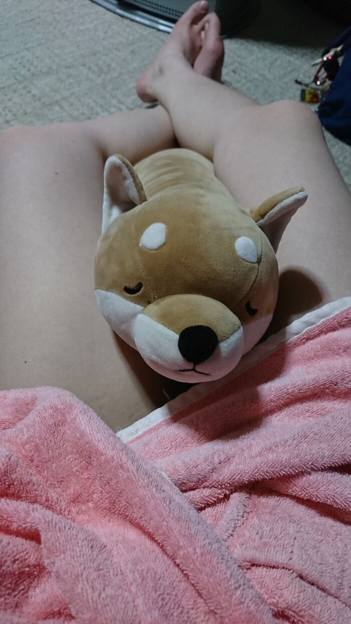 Erotic image of a pure girl holding a stuffed animal 23th image