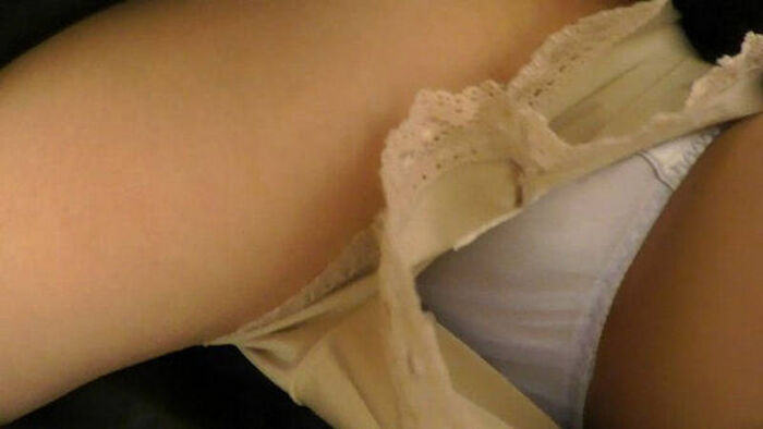 Erotic image of upside-down low panchira 21th image
