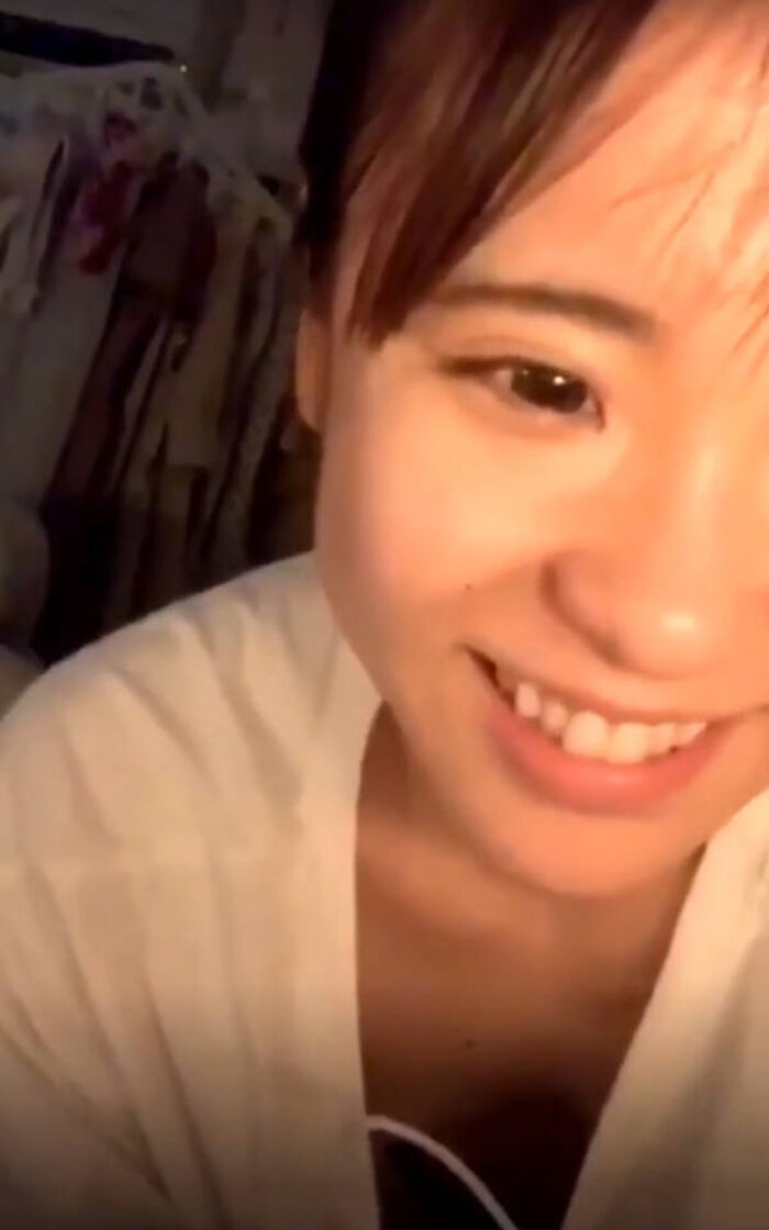 Erotic images of cute beautiful streamers 21th image