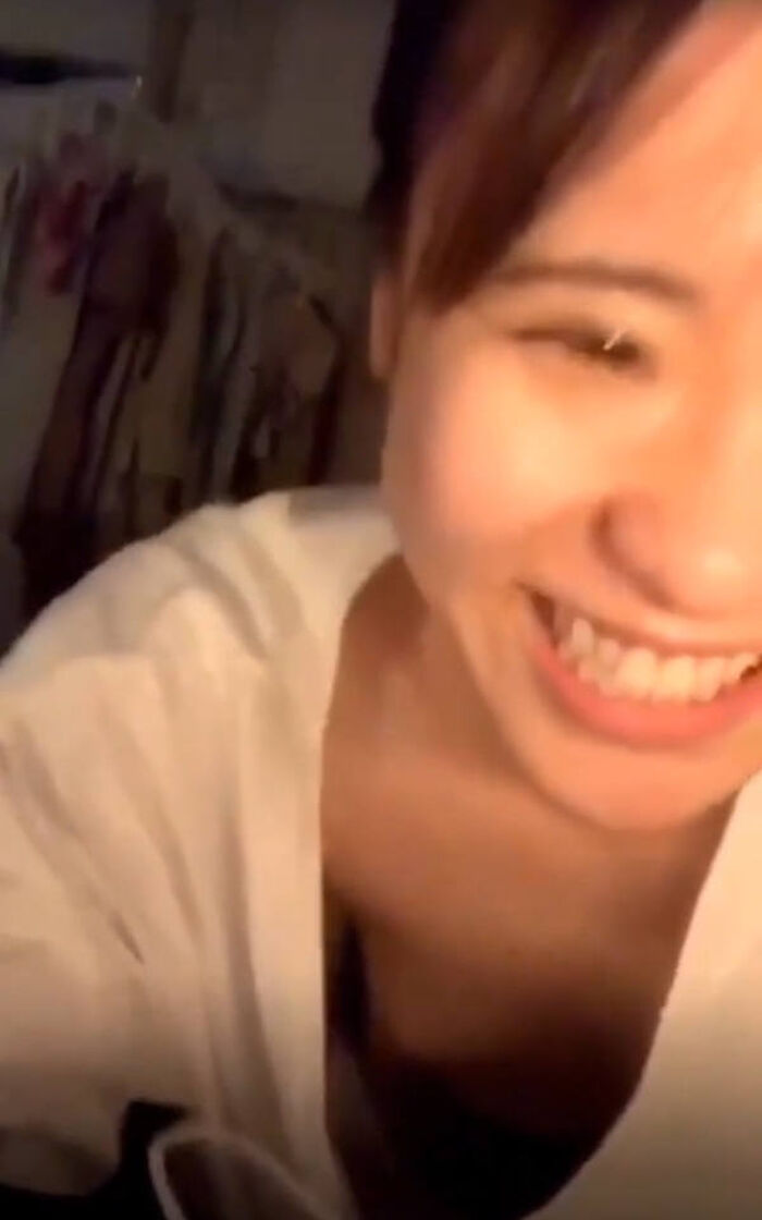 Erotic images of cute beautiful streamers 23th image