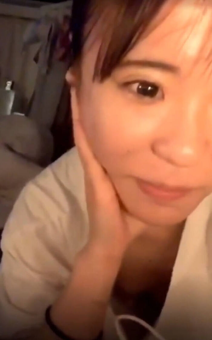 Erotic images of cute beautiful streamers 24th image