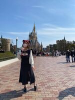 【With image】haunts Disneyland in broad daylight, exposing ridiculous breasts