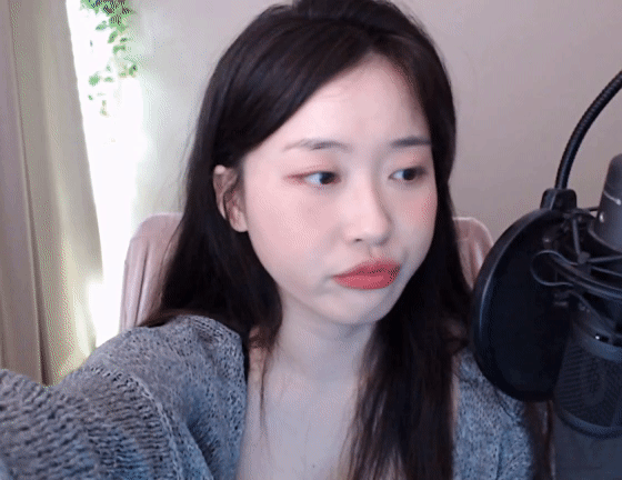 트위치 스트리머 소람잉 요가복 움짤 모음 gif 11 2th image