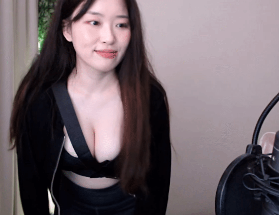 트위치 스트리머 소람잉 요가복 움짤 모음 gif 11 6th image