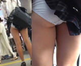 Inadvertent panchira erotic image of skirt entrapment