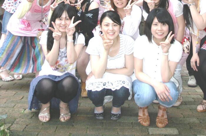 There is a group photo zoom where you can enjoy looking for panchira! 3th image