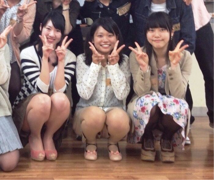 There is a group photo zoom where you can enjoy looking for panchira! 4th image