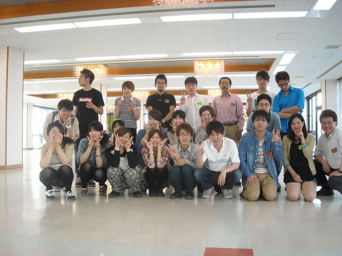 There is a group photo zoom where you can enjoy looking for panchira! 7th image