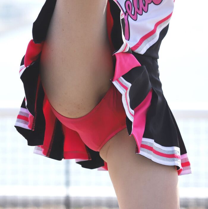 Crotch Ansco image at the moment when her legs are spread with a high kick in Chia 12th image