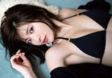 [Yamada Minami 11] A gravure image that enjoys the fresh white skin of a 21-year-old who can glimpse bewitching in innocence
