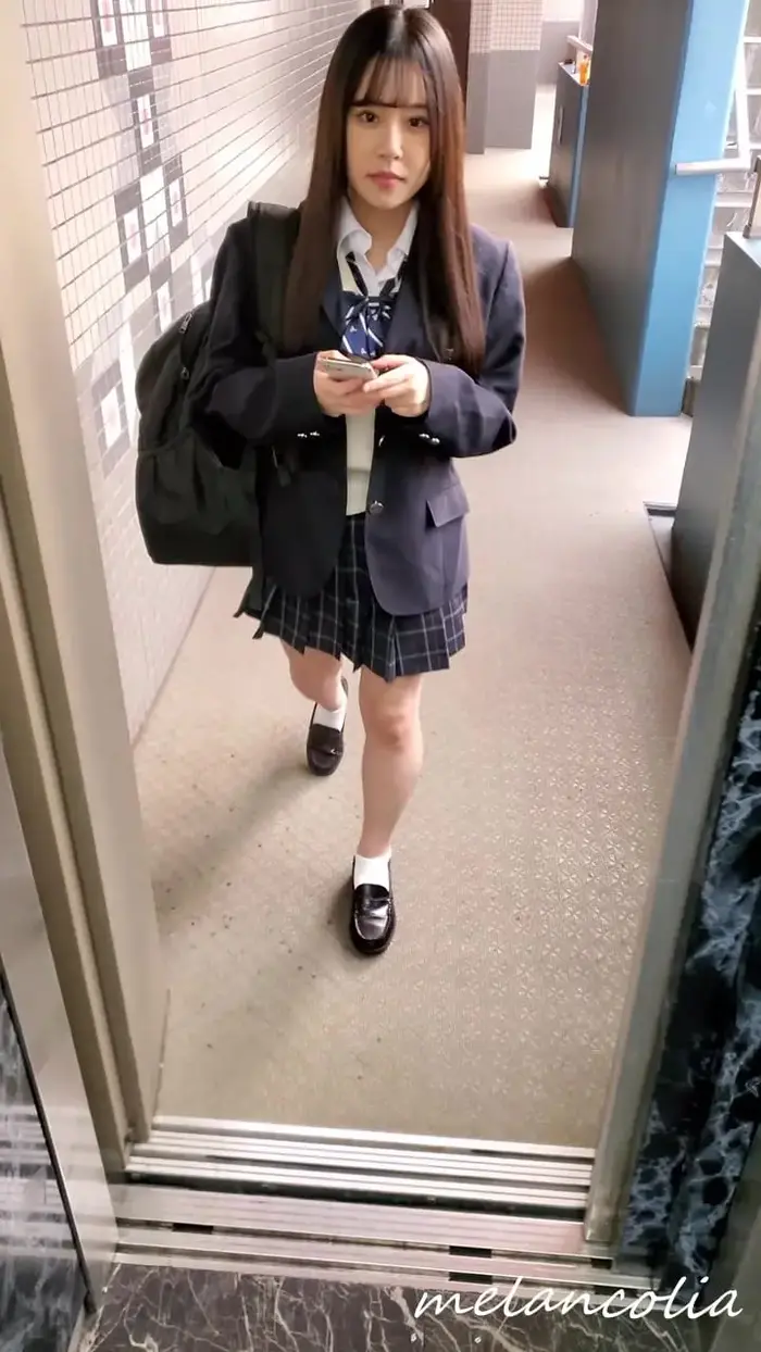[upskirt1149 upside-down shooting JK] 10 days in the elevator with a blackened dick and a pre-puri crotch that is too naughty JK's pants situation (2) 16th image