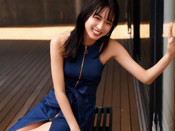 [Shida Oto 10] Image 10 of a 23-year-old who graduated from university and admires a transparent E-cup bikini with erotic eyes 52th image