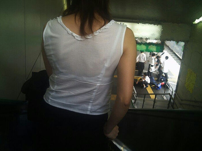 The bra that you can see through is sexy... Erotic images taken in the city that get excited by an amateur's sexy sheer bra 36th image