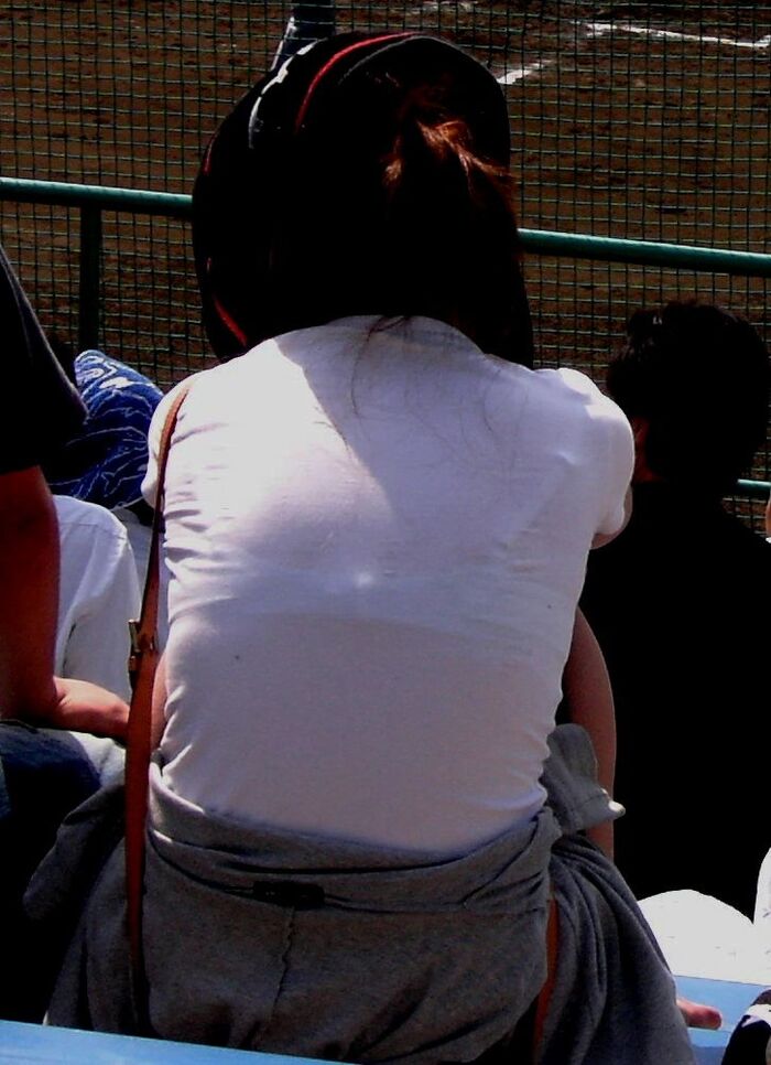 The bra that you can see through is sexy... Erotic images taken in the city that get excited by an amateur's sexy sheer bra 8th image