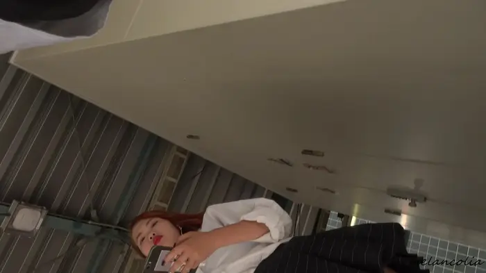 [upskirt1027 upside-down shooting JK] Gal JK with the best crotch mokkori condition that is taken from front to back with high image quality of light pink cute P 14th image