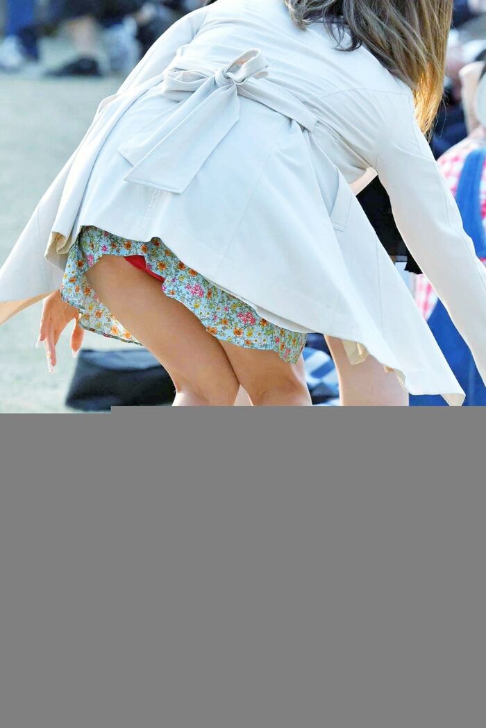 Slouch in a skirt! Happiness that I went around the back and worshipped panchira wwwwwwwwww 5th image