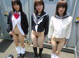 ノーパンの女子高生…その言葉の響きだけで興奮する！着衣なのにマンコまる見え女子高生のエロ画像