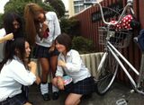 Even in the Corona disaster, I am energetic! Cute goofy erotic images of shameful high school girls making a fuss with their friends