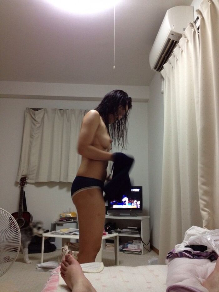 Even if you don't have a wet fetish, you'll be excited! The girl after the bath is too erotic and wants to push it down www 11th image