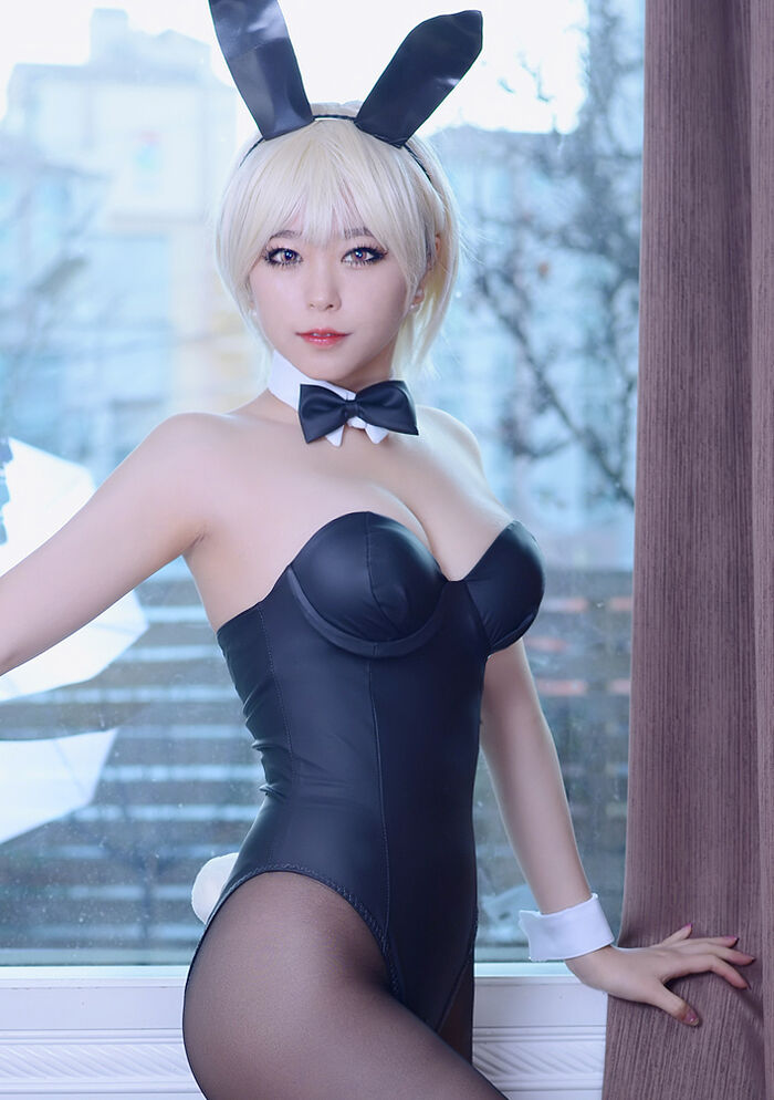 Erotic images of bunny girls in bunny costumes 3th image