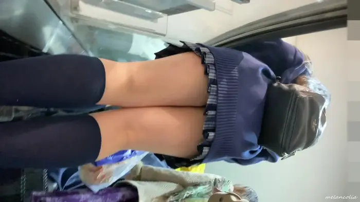[upskirrt899 upside-down shooting JK] Pre-pri's buttocks are fully visible T-back wearing cool feeling miniskirt JK 4th image