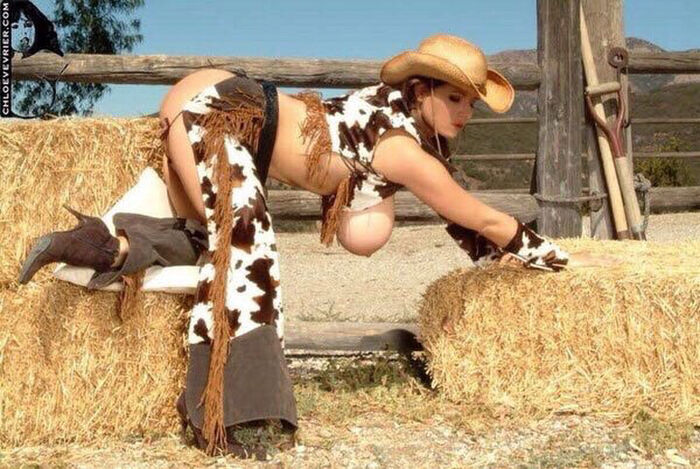 [With image] Echiechi white woman 'Would you like to rub your?' 9th image