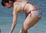 [Mom swimsuit image with children] I can't wait for summer ... The lascivious body of a mom with a child who has collapsed moderately is too erotic in a swimsuit www