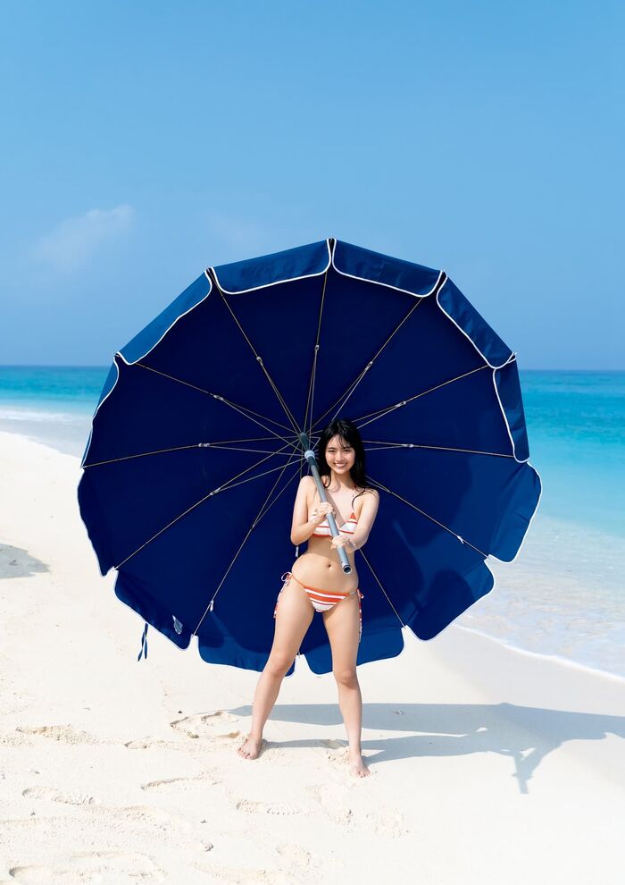 [Luna Toyoda 2] A photo collection image of the bewitching 19-year-old JD who is currently 19 years old with an erotic E-cup superb body that won the Miss Maga 2019 Grand Prix 4th image