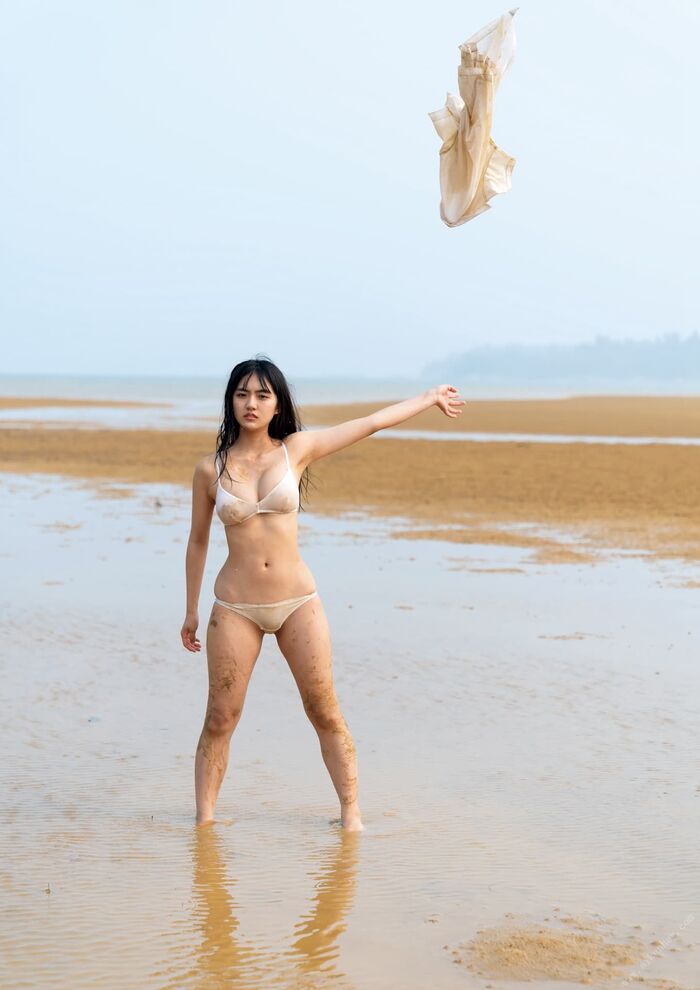 [Luna Toyoda 2] A photo collection image of the bewitching 19-year-old JD who is currently 19 years old with an erotic E-cup superb body that won the Miss Maga 2019 Grand Prix 58th image