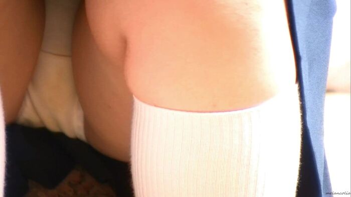 [eros1193 sitting panchira] Serious glasses JK that looks good on white thighs that white socks look good on white thighs that are taken with a telephoto of white P plump crotch during a break 21th image